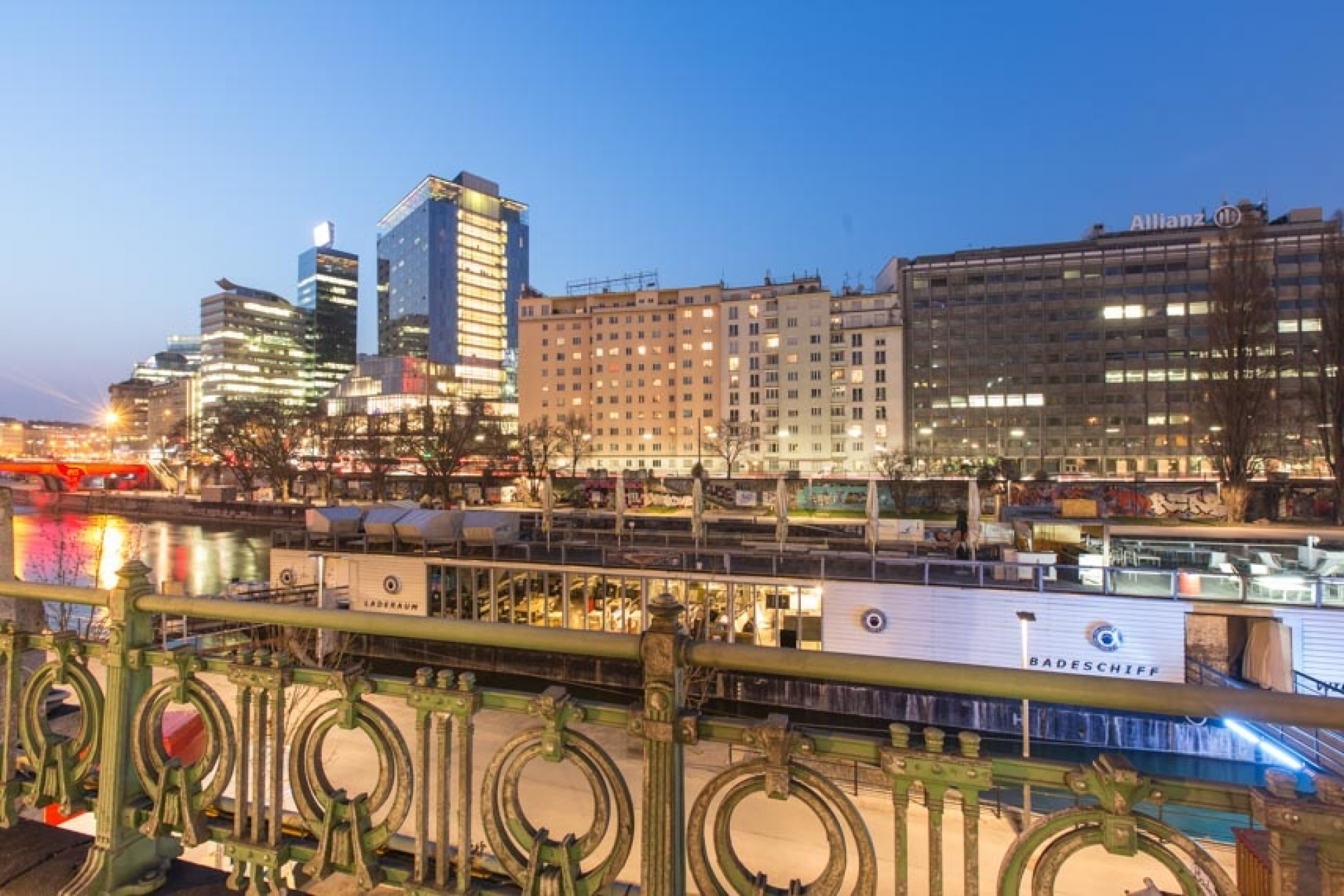 Fotokurs Blaue Stunde in Wien - Donaukanal - Canon Academy Grundlagen