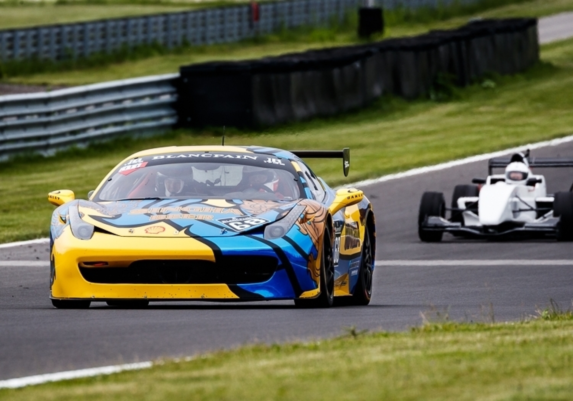 MOTORSPORTFOTOGRAFIE HAUTNAH BEIM FORMELFEELING – EXKLUSIVER TRACKDAY AM PANNONIARING - Canon Academy Spezialthemen