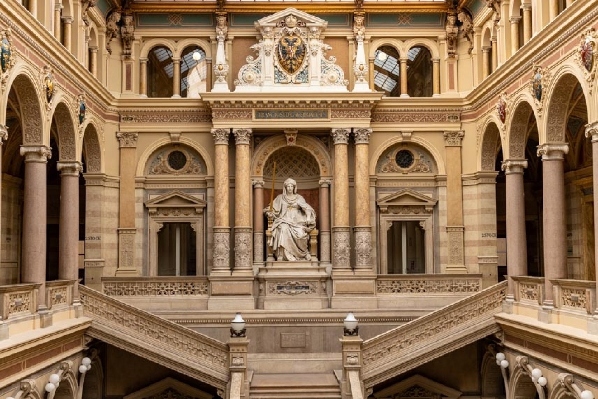 Fotowalk Justizpalast - Canon Academy Architektur